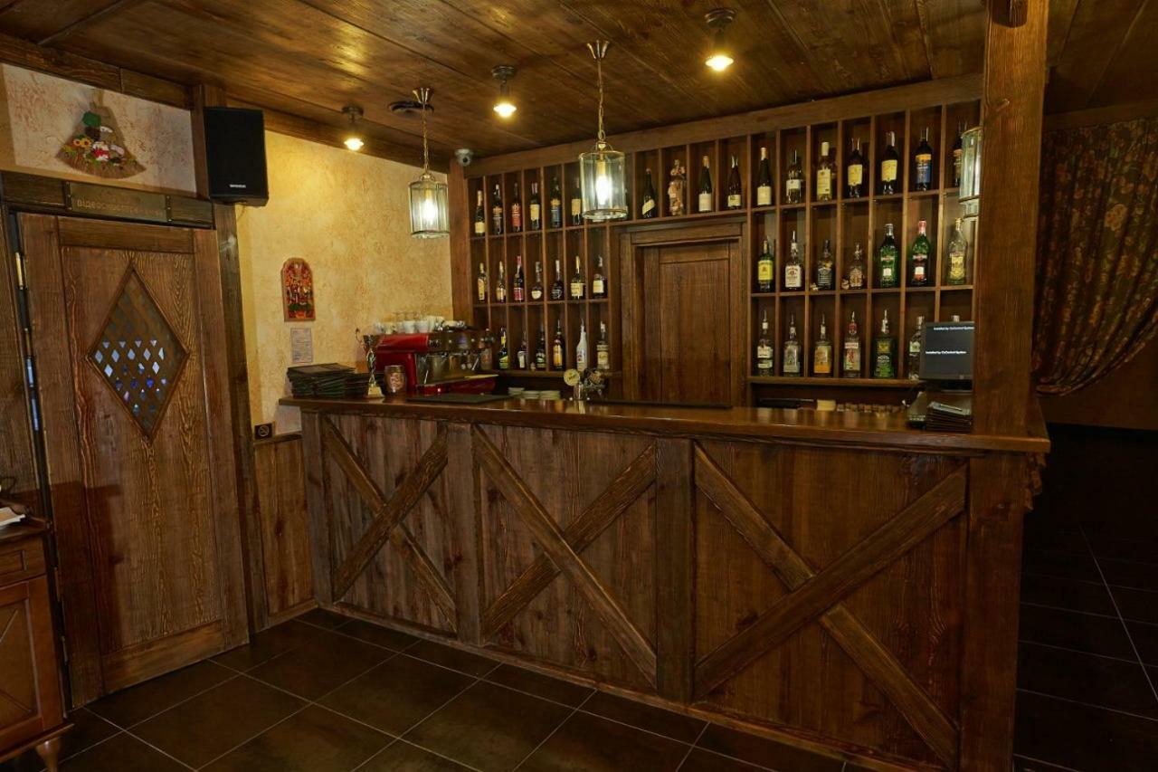 Charivna Taistra Bed & Breakfast Бровари Екстериор снимка